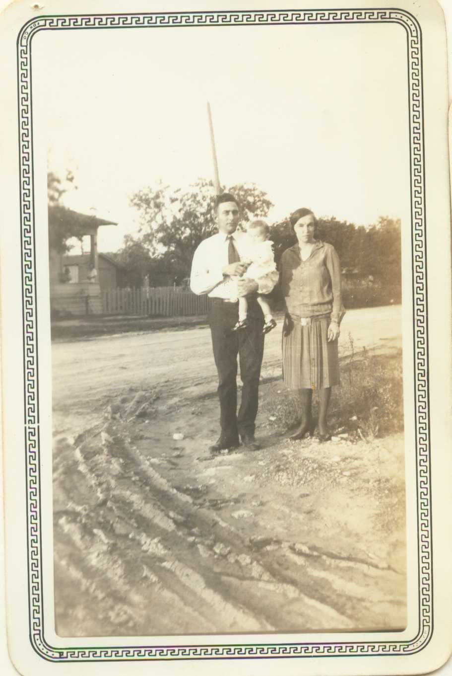Elbert Alfred "Fred" Sherrill and wife and son, Burleson County, Texas