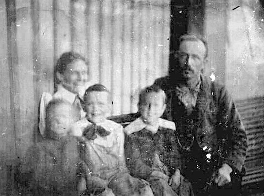 Elmer Woodworth Family, Burleson County, Texas
