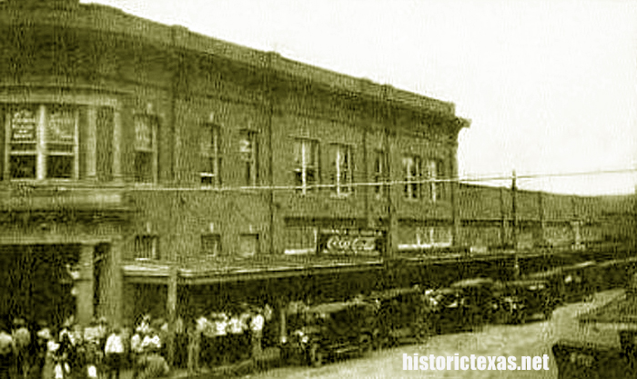 TXalice-street1920s-w